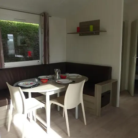 Mobil Avec Terrasse Pour 6 Personnes - Api-1-52-615 ノートル・ダム・ド・モン