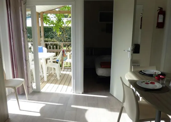 Mobil Home Avec Terrasse Pour 6 Personnes - Api-1-52-615 * Notre-Dame-de-Monts