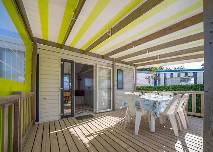 Mobil Home Avec Terrasse Pour 6 Personnes - Api-1-52-615